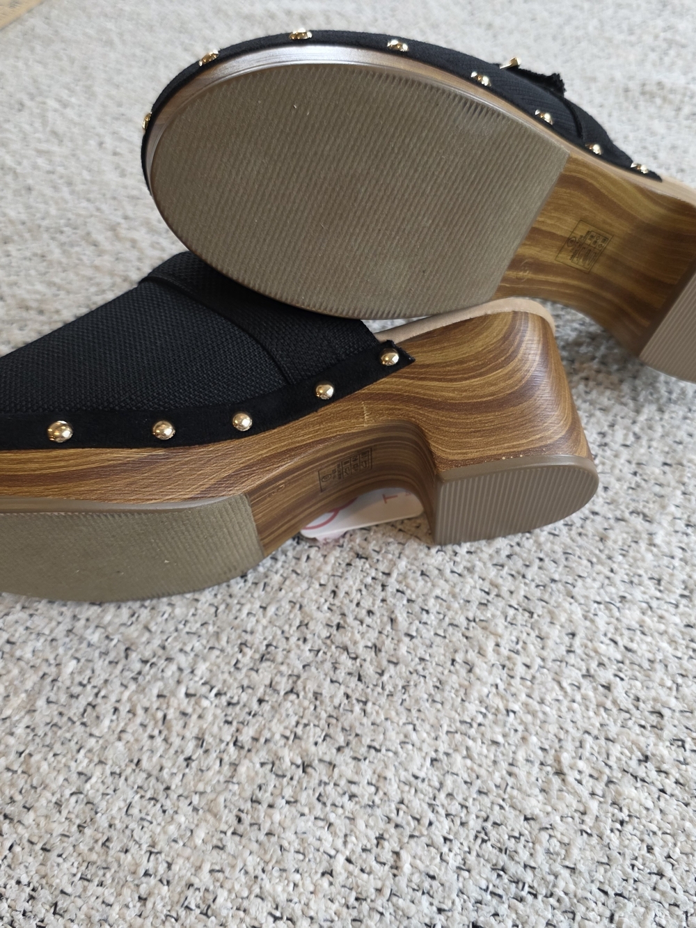 Taryn Rose Black Comfort Knit Clogs Size 8 Wood Look Heel Gold Studs NWT - Picture 7 of 8